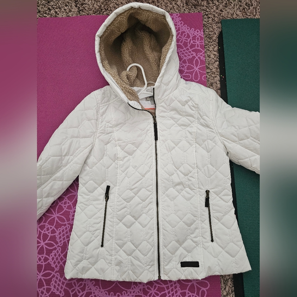 G.H. Bass & Co. Lightweight insulated jacket